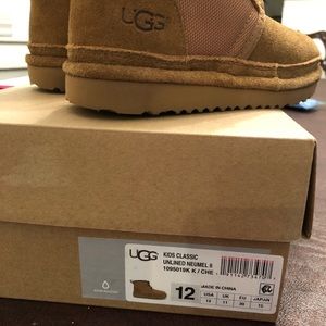 UGG kids Classic unlined Neumel boots
